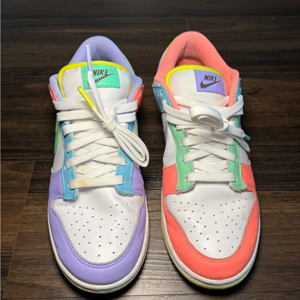 Size 9.5 - Nike Dunk SE Low Candy W